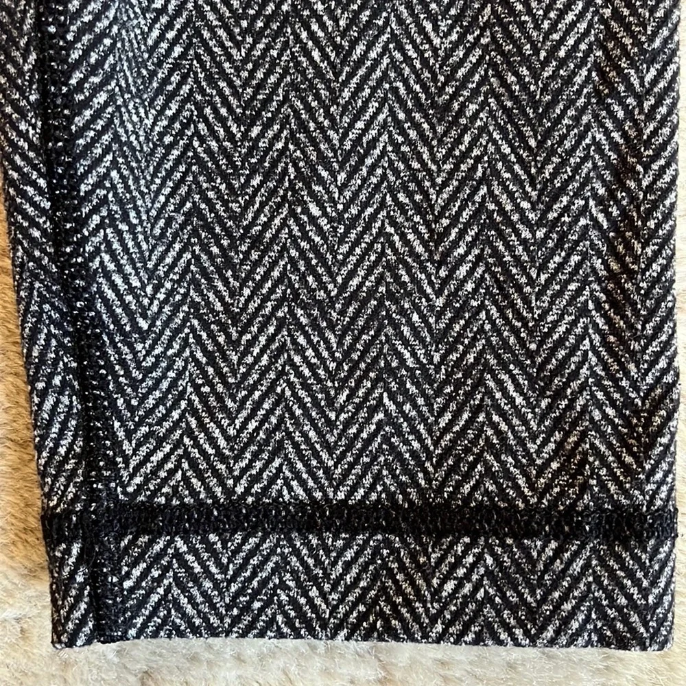 Lululemon Herringbone Leggings - Picture 7 of 14